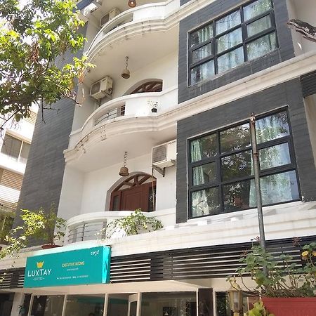 Luxtay Suites Bangalore Bagian luar foto