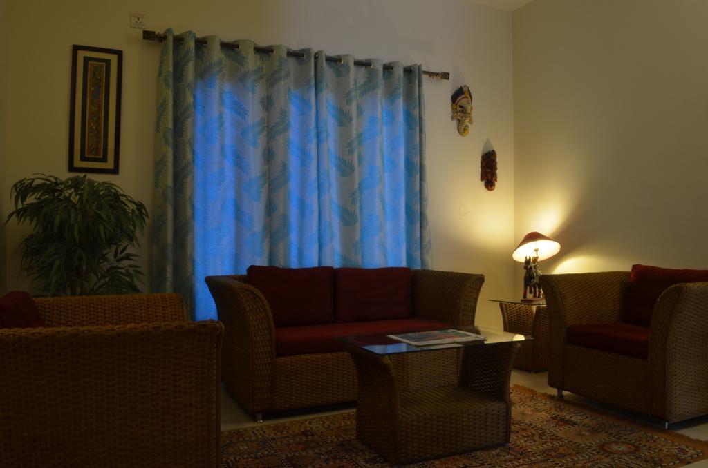 Luxtay Suites Bangalore Bagian luar foto